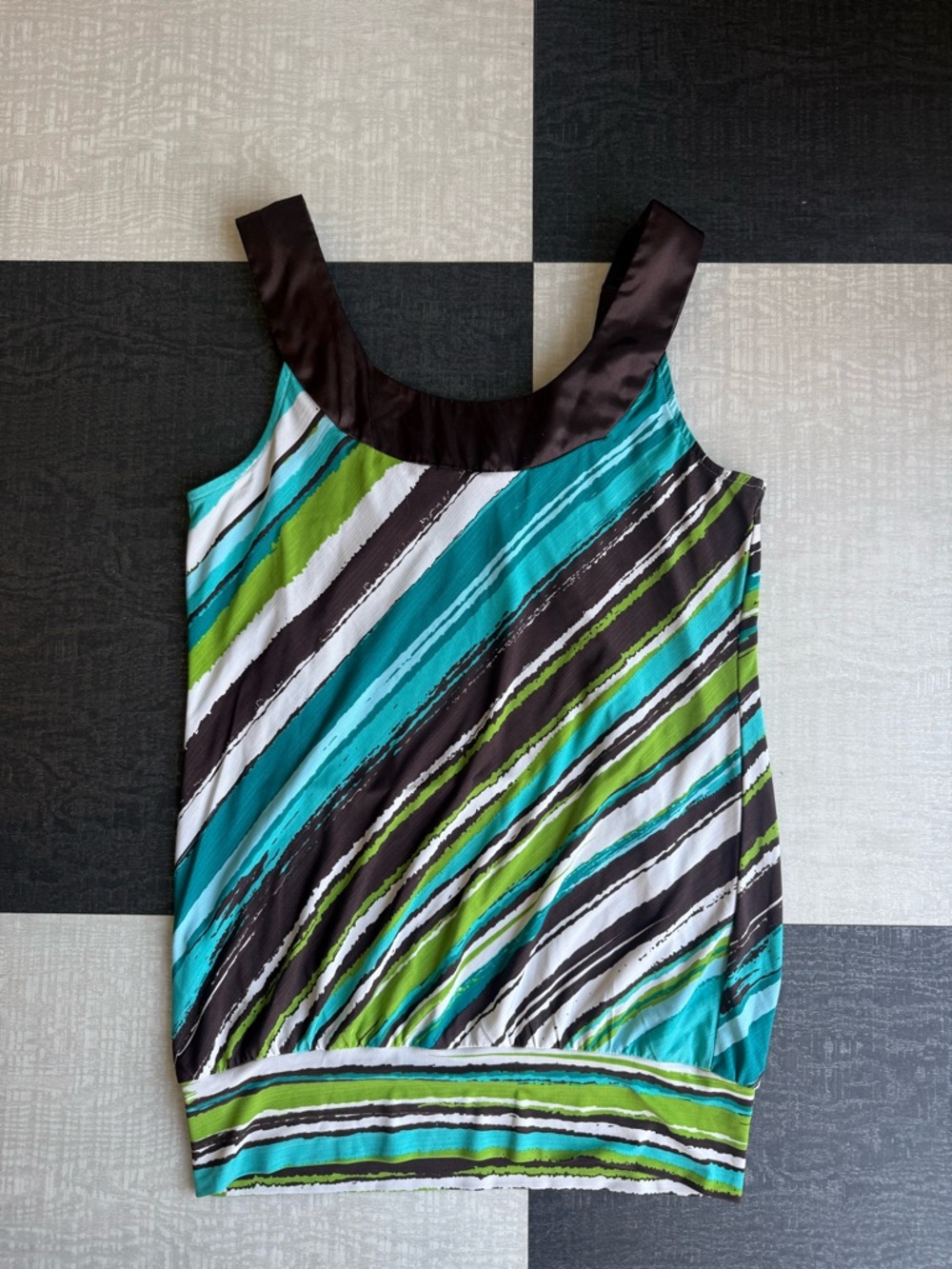 Y2K banded waist tank with rosettes satin 2000s Miami wine mom - Picture 4 of 4